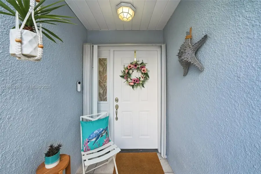 677 SE 22nd Dr, Homestead, FL 33033 - #2