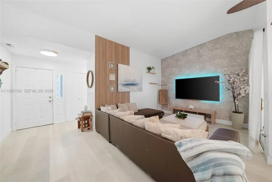 677 SE 22nd Dr, Homestead, FL 33033 - #3