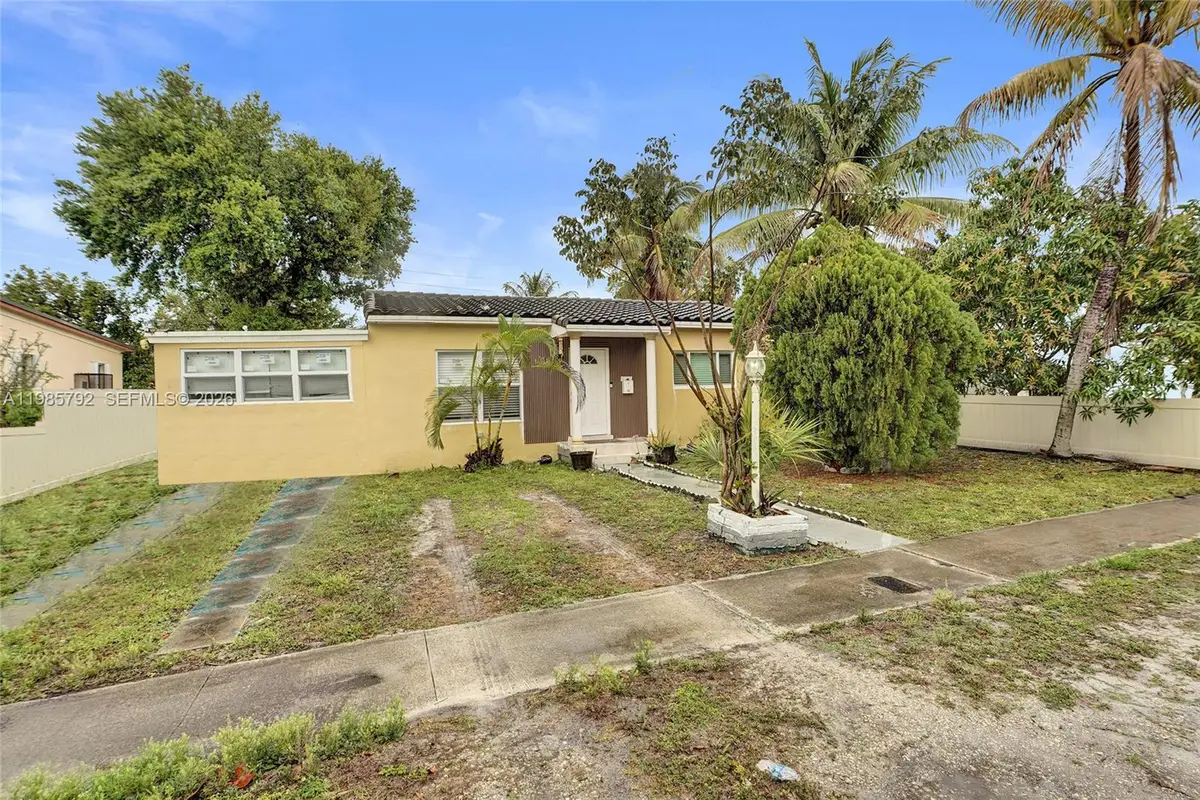 1675 NE 160th St, North Miami Beach, FL 33162 - #1