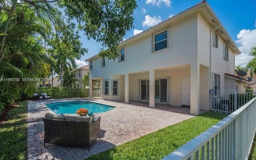 1633 Victoria Pointe Ln, Weston, FL 33327 - #3