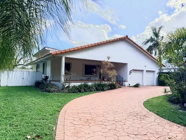 6420 SW 81st St, Miami, FL 33143