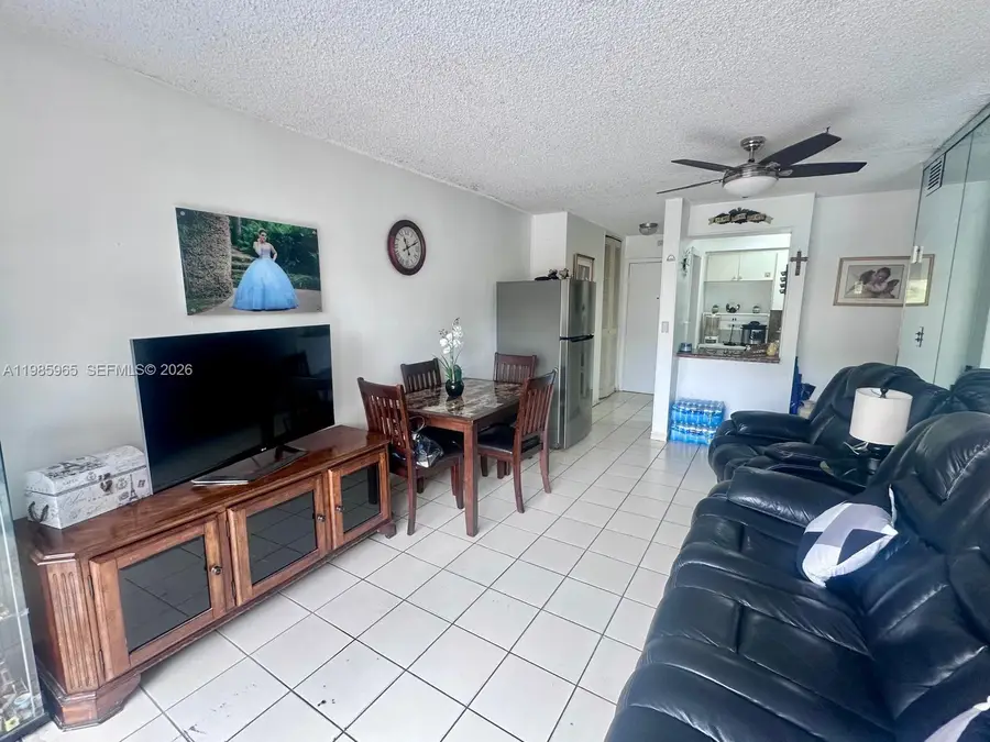 2385 NW 11th St #B16, Miami, FL 33125 - #2