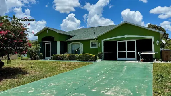 1122 Mckinley Ave, Lehigh Acres, FL 33972