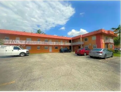1245 W 24th St #109, Hialeah, FL 33010