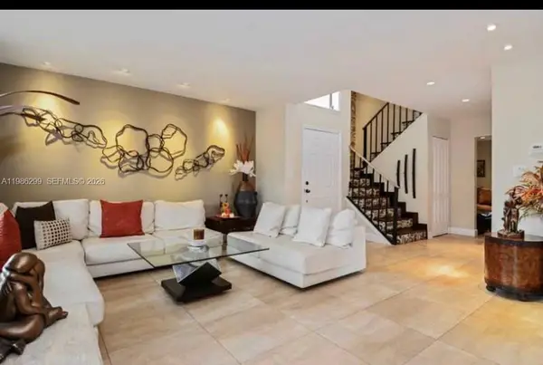 2991 Lakewood Ln #329, Hollywood, FL 33021