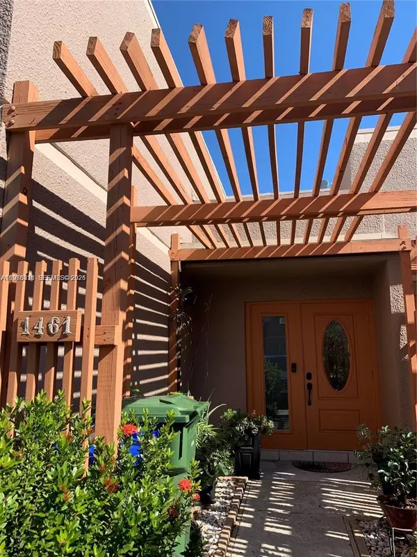 1461 NW 113th Ave, Pembroke Pines, FL 33026