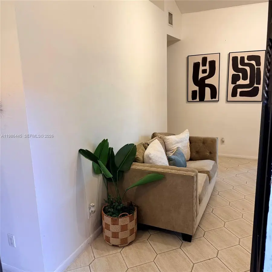 10025 SW 16th St, Pembroke Pines, FL 33025 - #3