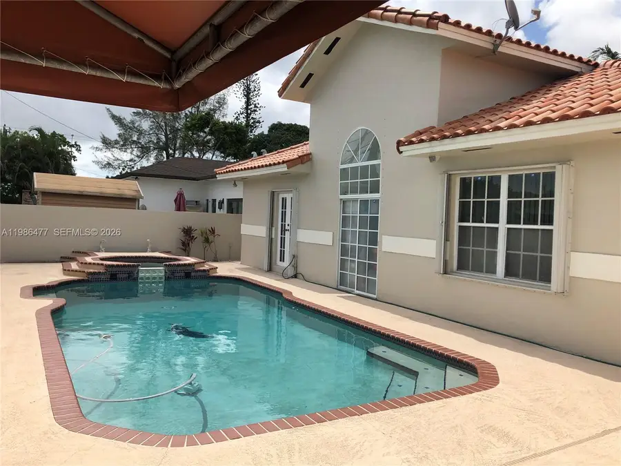 661 NE 4th Pl, Hialeah, FL 33010 - #2