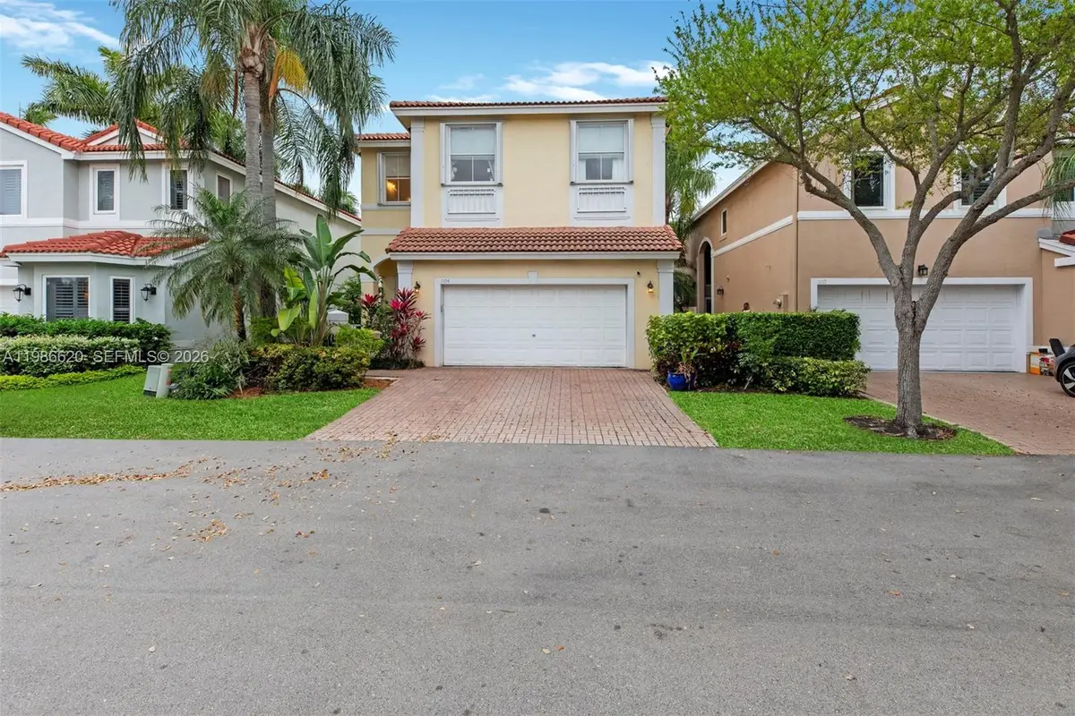 1104 Redwood St, Hollywood, FL 33019 - #1