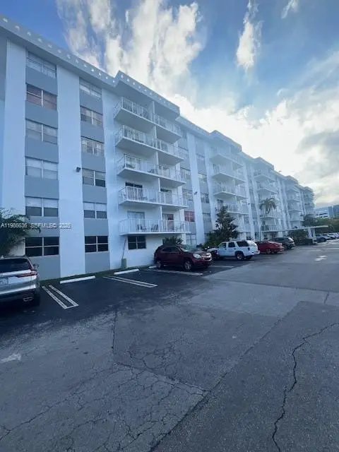 16465 NE 22nd Ave #118, North Miami Beach, FL 33160 - #1
