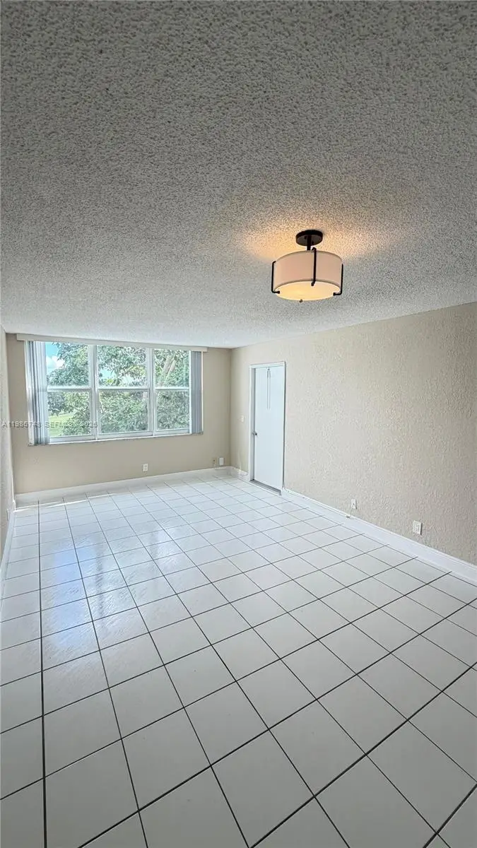 9461 Evergreen Pl #305, Davie, FL 33324 - #1