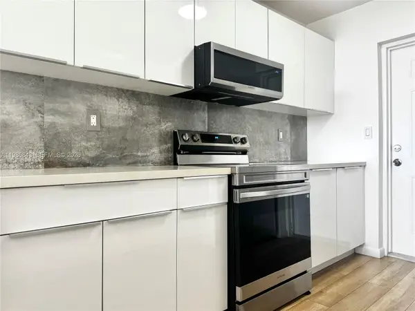 16850 S Glades Dr #8C, North Miami Beach, FL 33162