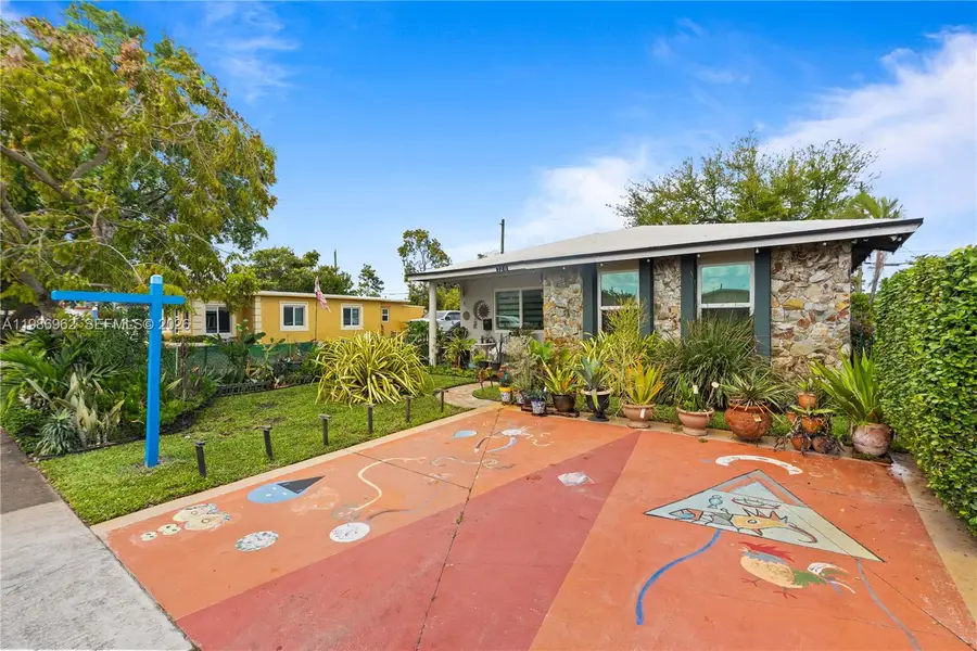 720 NW 4th St, Hallandale Beach, FL 33009 - #3