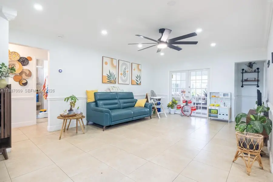 8740 NW 11th St, Pembroke Pines, FL 33024 - #2