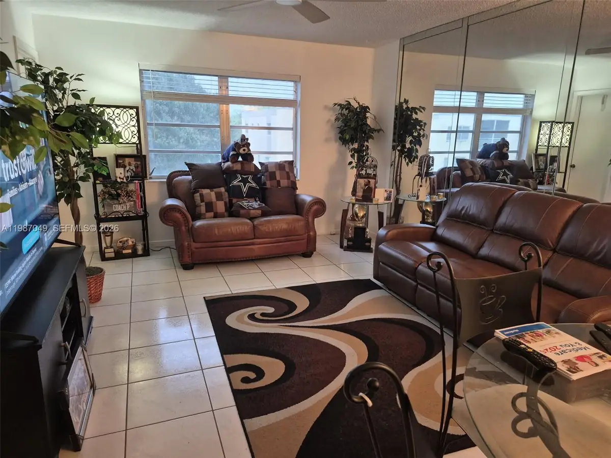 200 Ashbury Rd #307, Hollywood, FL 33024 - #1