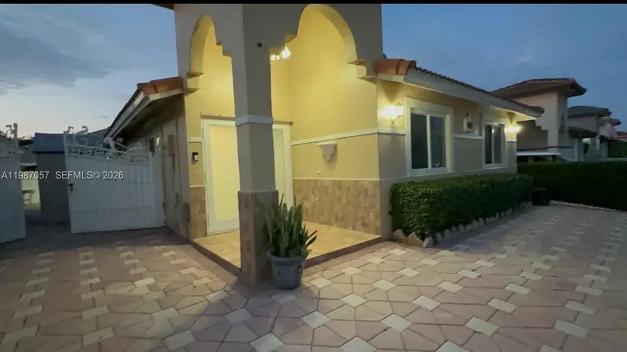 8807 NW 109th Ter, Hialeah Gardens, FL 33018 - #2