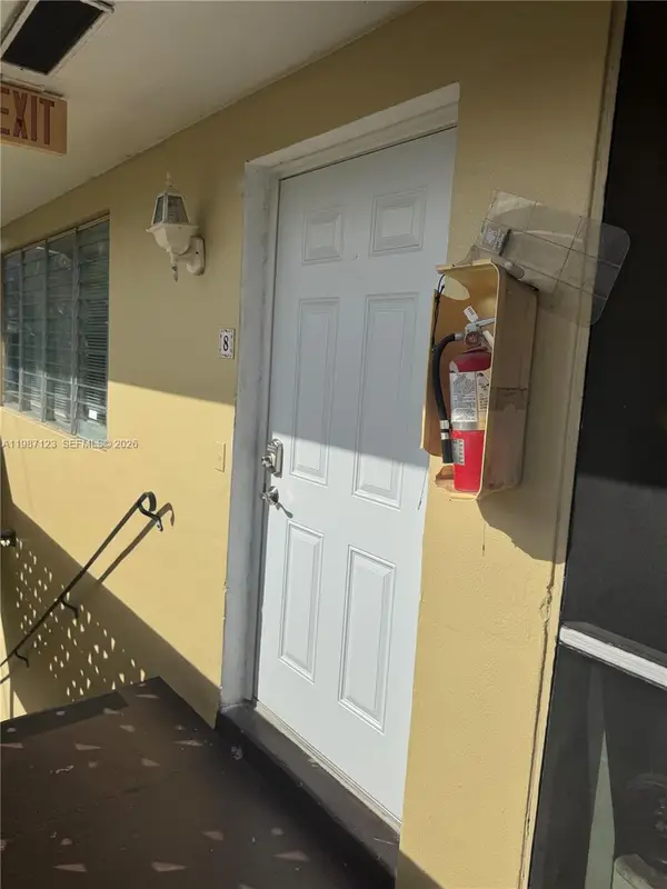 11945 NE 19th Dr #8, North Miami, FL 33181