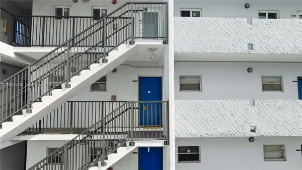 7521 NW 16th St #4307, Plantation, FL 33313