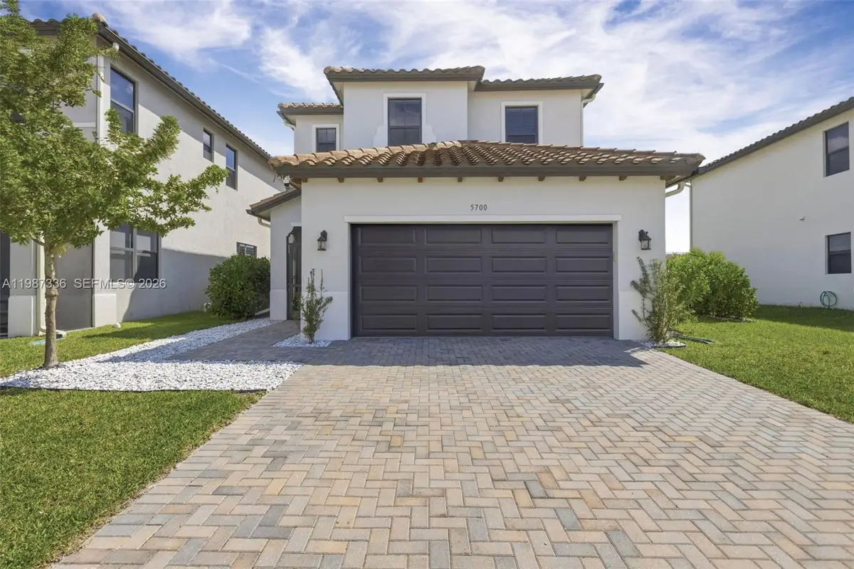 5700 Argento, Avenue Maria, FL 34142 - #1