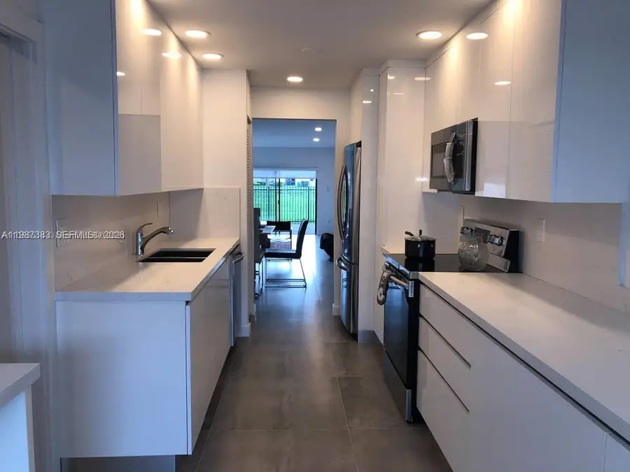 534 NE 195th St, Miami, FL 33179 - #3