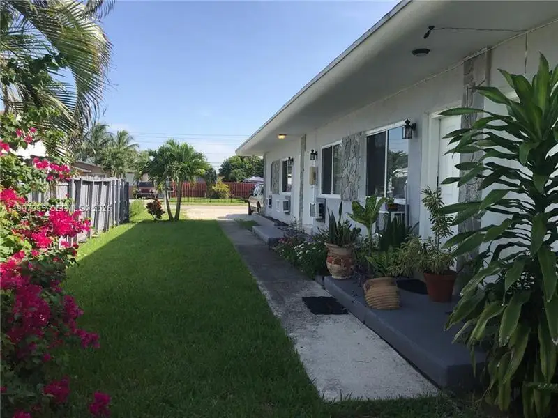 6220 Dawson St, Hollywood, FL 33023 - #1