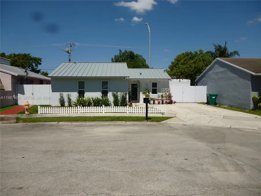 19372 SW 119th Ct, Miami, FL 33177 - #2