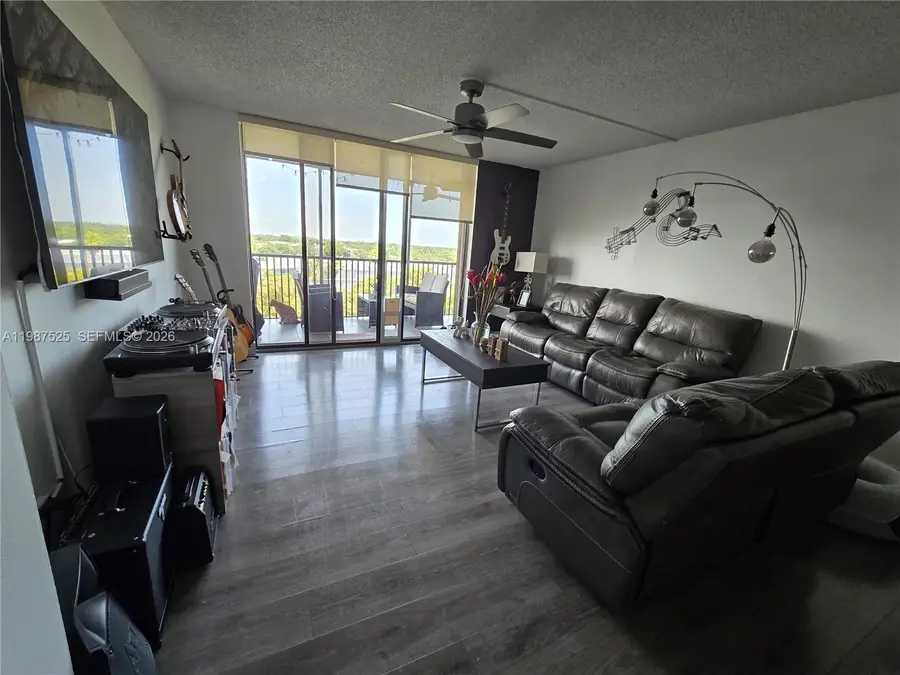 900 NE 195th St #709, Miami, FL 33179 - #2