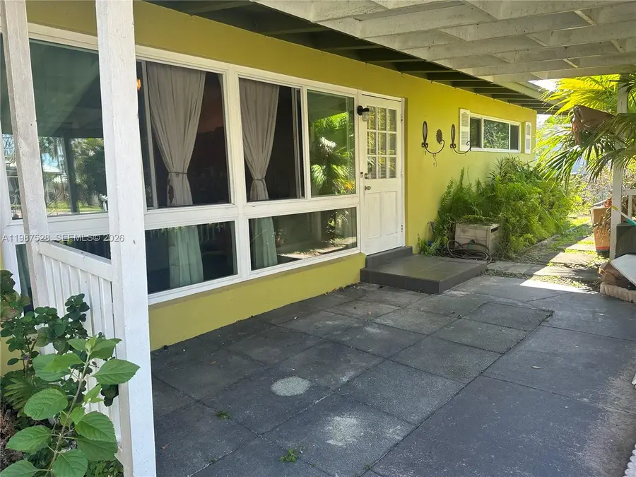 2490 Andros Ln, Fort Lauderdale, FL 33312 - #2