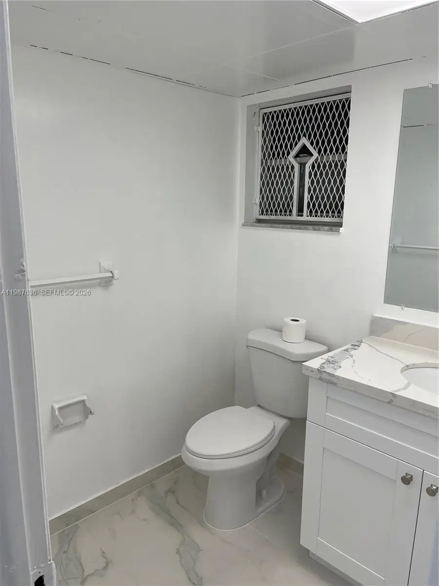 233 NE 14th Ave #406, Hallandale Beach, FL 33009 - #2