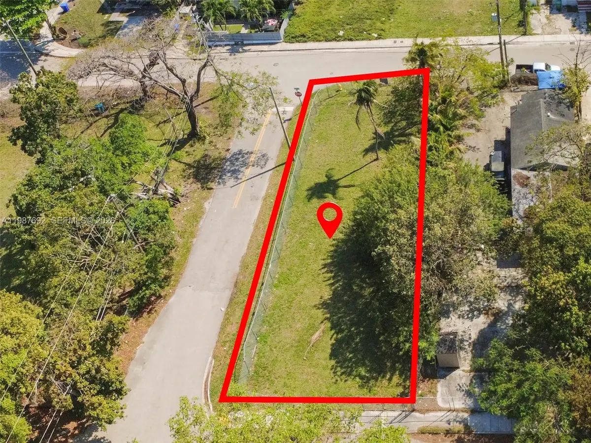 800 NW 30th St, Miami, FL 33127 - #1