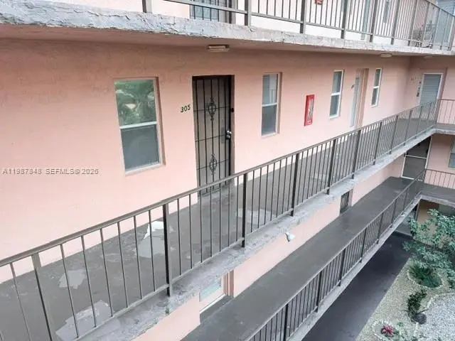 2841 Somerset Dr #305, Lauderdale Lakes, FL 33311 - #2