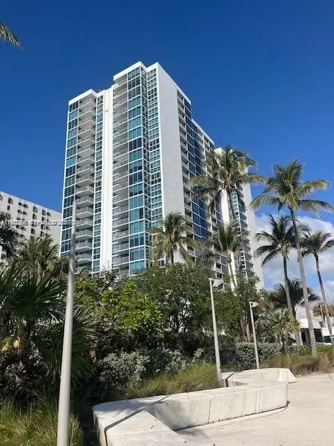 2655 Collins Ave #1910, Miami Beach, FL 33140 - #2