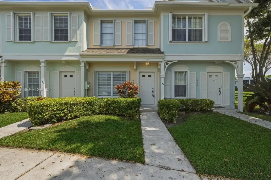 16635 Hemingway Dr, Weston, FL 33326 - #2