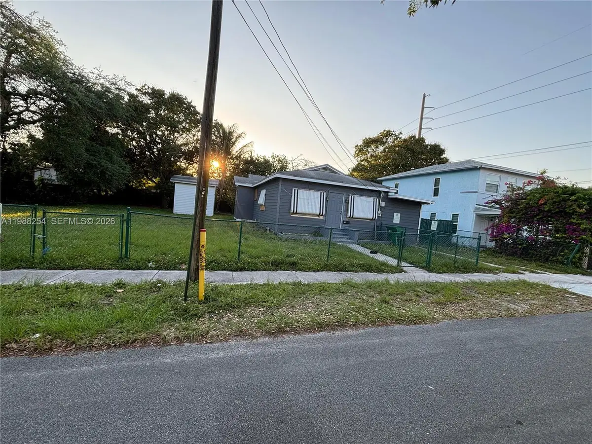 214 SW 1st Ave, Dania Beach, FL 33004 - #1