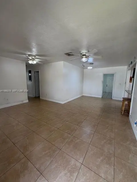 4946 NW 186th St, Miami Gardens, FL 33055 - #2