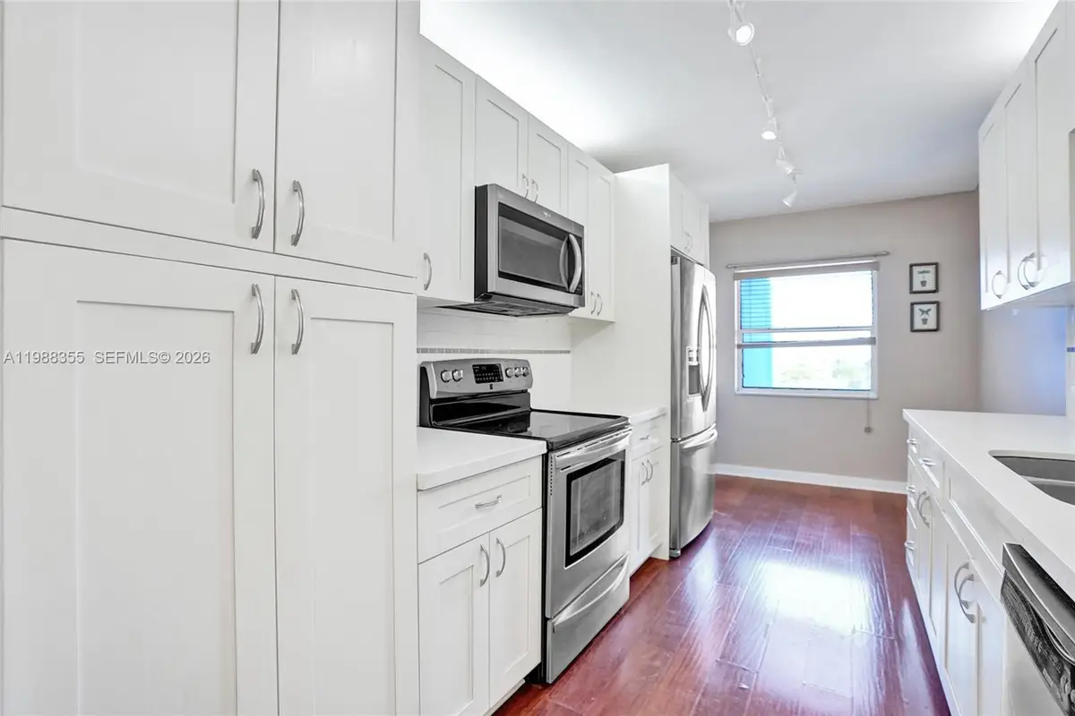 4001 Hillcrest Dr #817, Hollywood, FL 33021 - #1