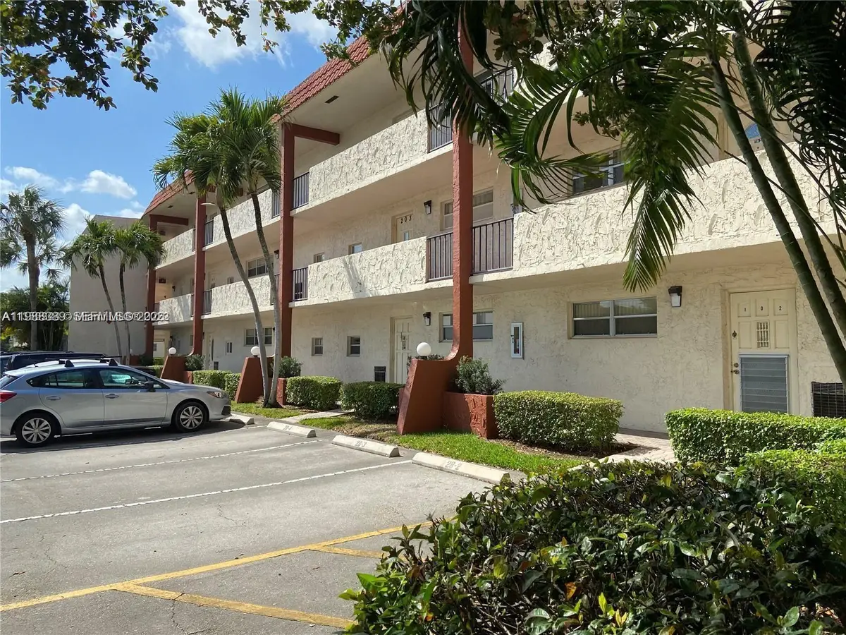 671 S Hollybrook Dr #104, Pembroke Pines, FL 33025 - #1