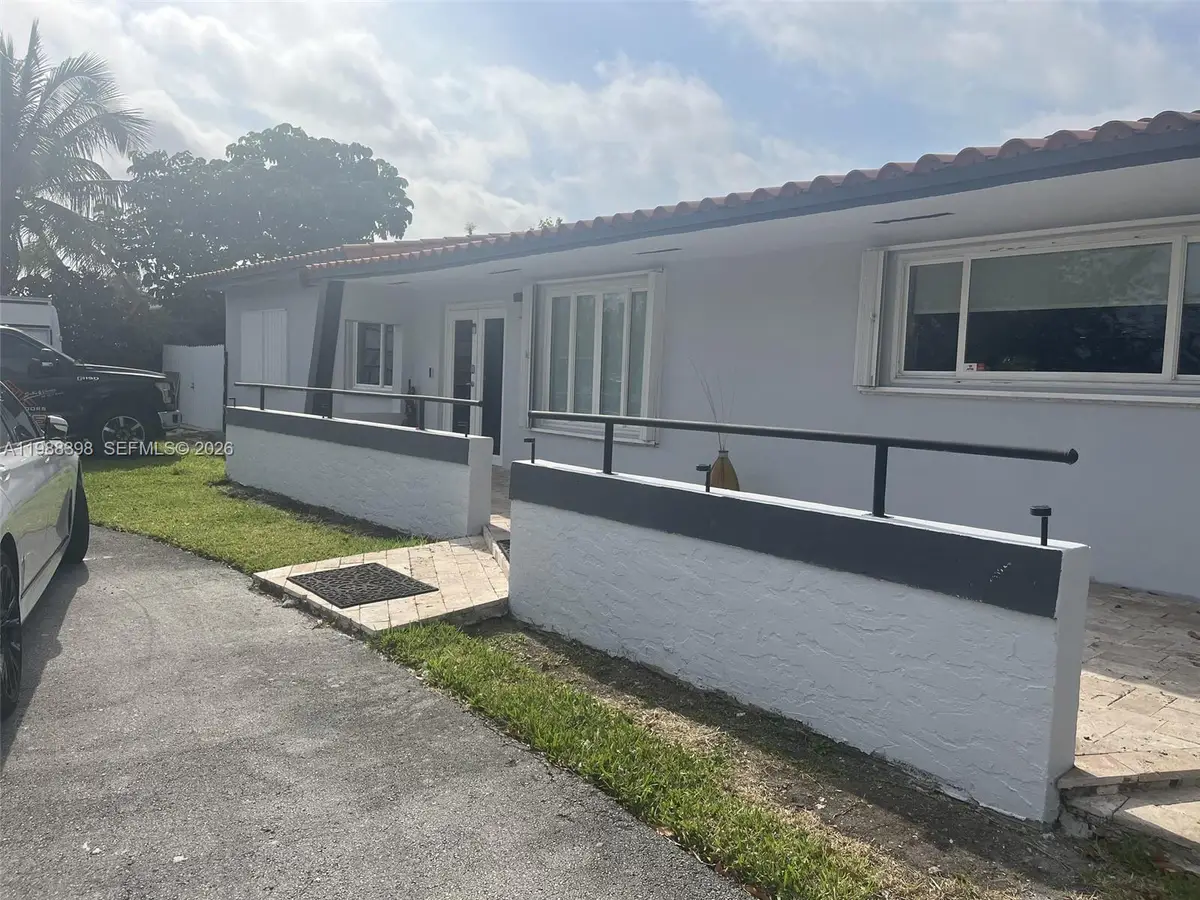 9260 SW 164th St, Palmetto Bay, FL 33157 - #1
