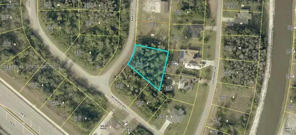 733 Kari Circle, Lehigh Acres, FL 33974