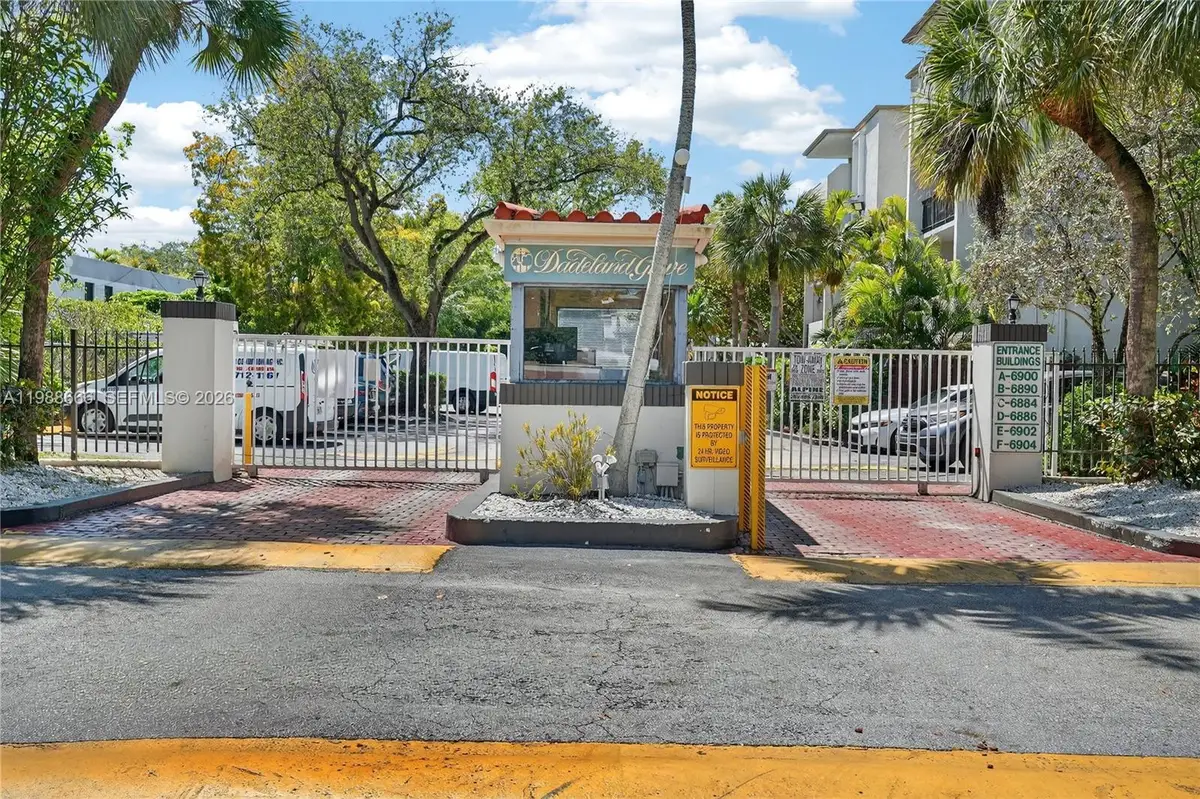 6904 N Kendall Dr #F104, Pinecrest, FL 33156 - #1