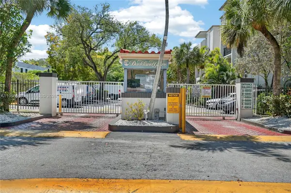 6904 N Kendall Dr #F104, Pinecrest, FL 33156