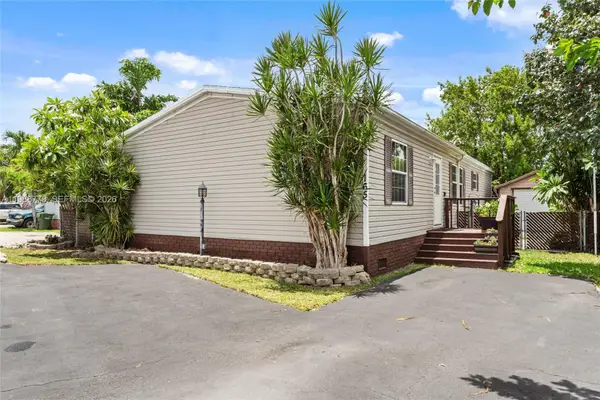 220 NE 12th Ave #165, Homestead, FL 33030