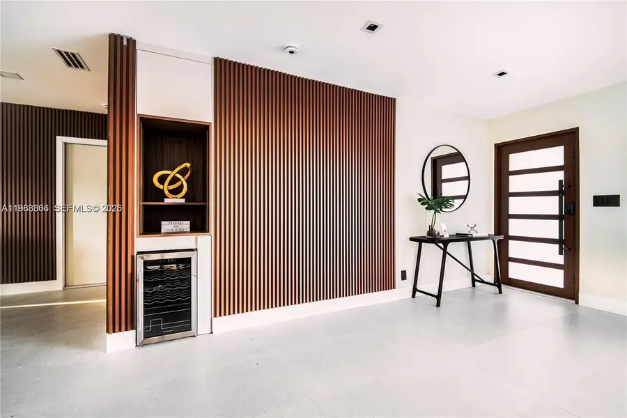 5561 NE 28th Ave, Fort Lauderdale, FL 33308 - #2