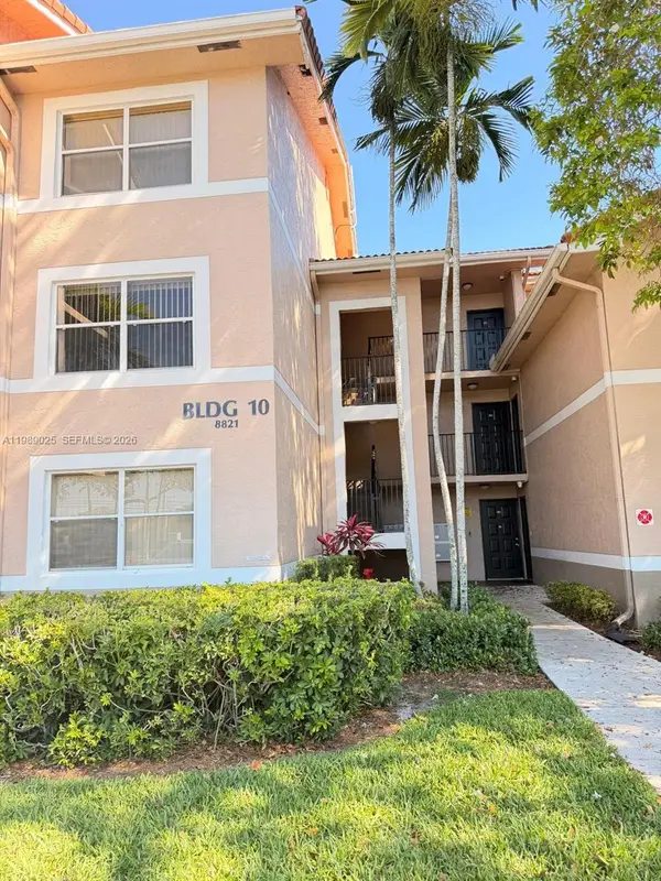 8821 Wiles Rd #108, Coral Springs, FL 33067