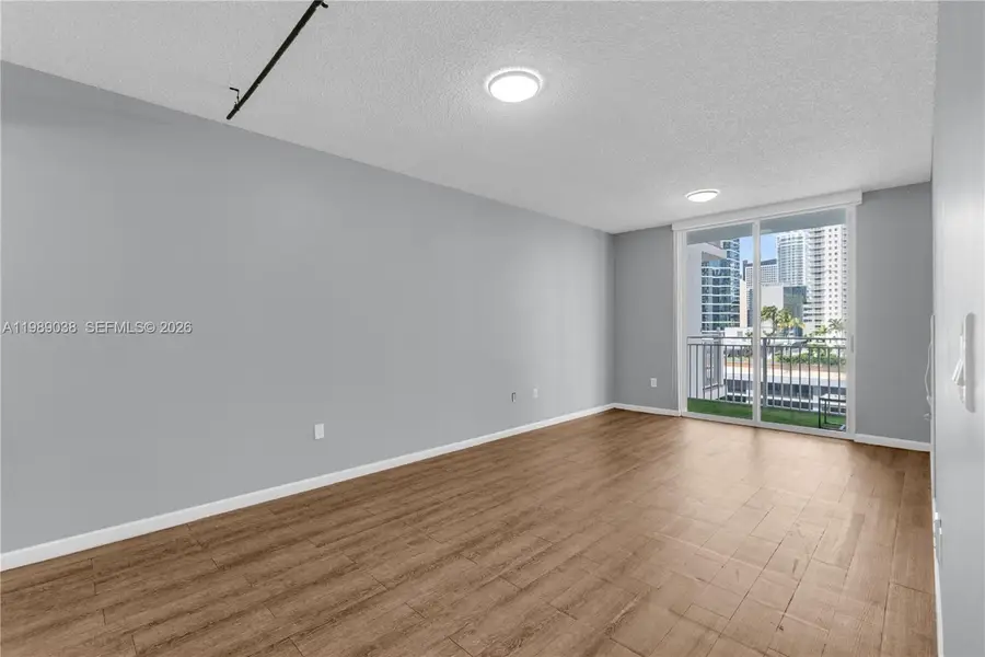 185 SE 14th Ter #1611, Miami, FL 33131 - #3