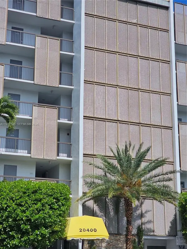 20400 W Country Club Dr #601, Aventura, FL 33180