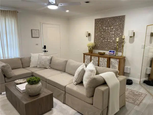 4909 NW 52nd Ct, Tamarac, FL 33319