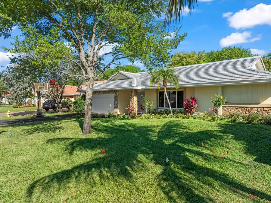 10823 NW 7th St, Coral Springs, FL 33071 - #2