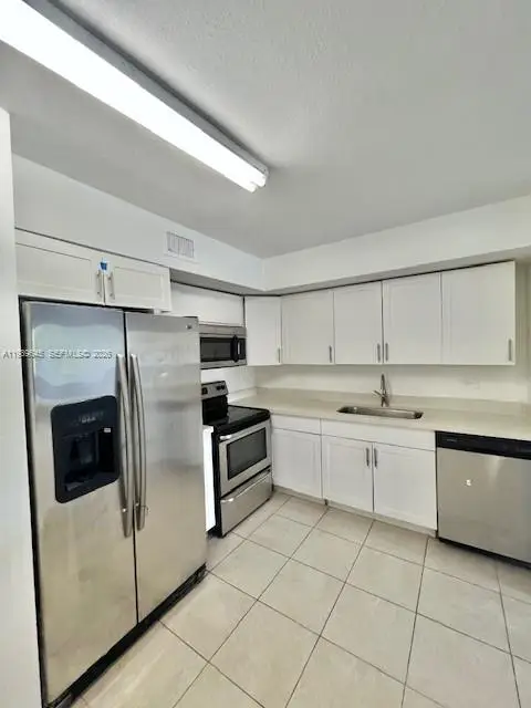 3690 N 56th Ave #902, Hollywood, FL 33021