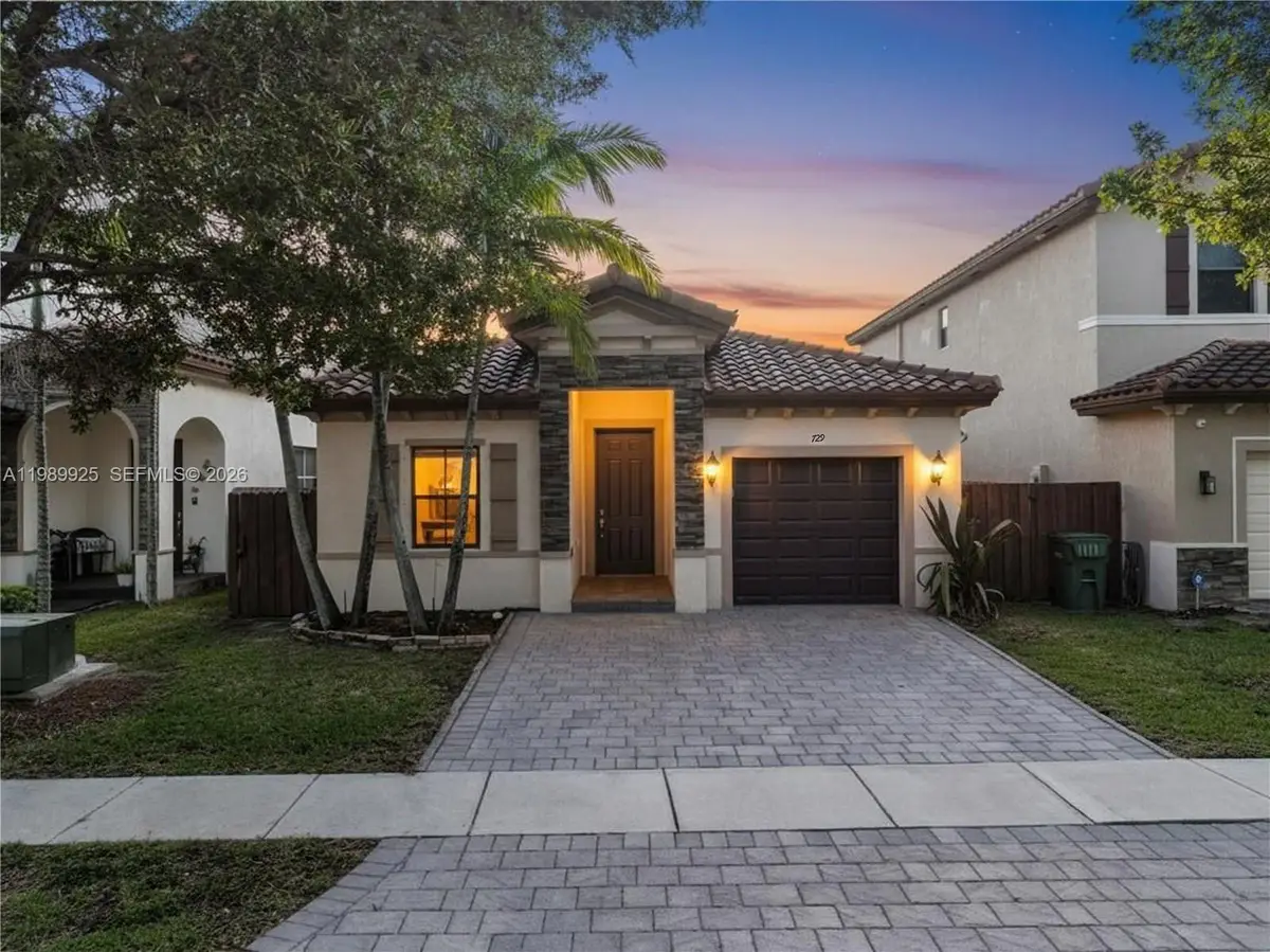 729 SE 34th Ave, Homestead, FL 33033 - #1